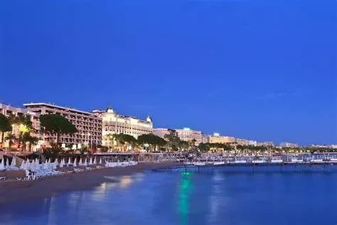 Beautiful Bourgeois Near Palais And Beaches Cannes 0*,
